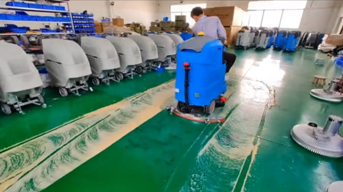 铜梁2023年还在用人工的物业保洁不妨试试洗地机吧